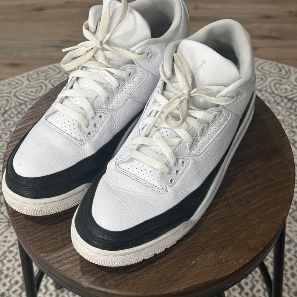 Jordan 3 - Picture 3 of 3